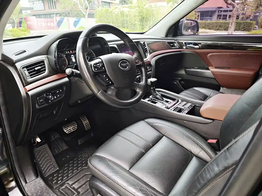 GAC GS8 2017 320T Luxury Smart Connect ( мест)