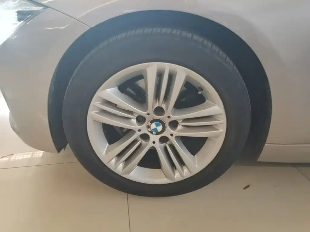 BMW 3 Series — миниатюра 23