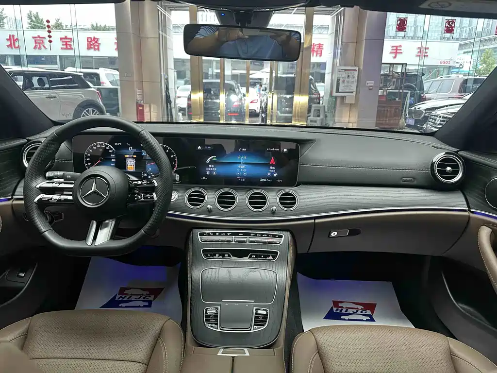 Mercedes-Benz E-Class — миниатюра 9