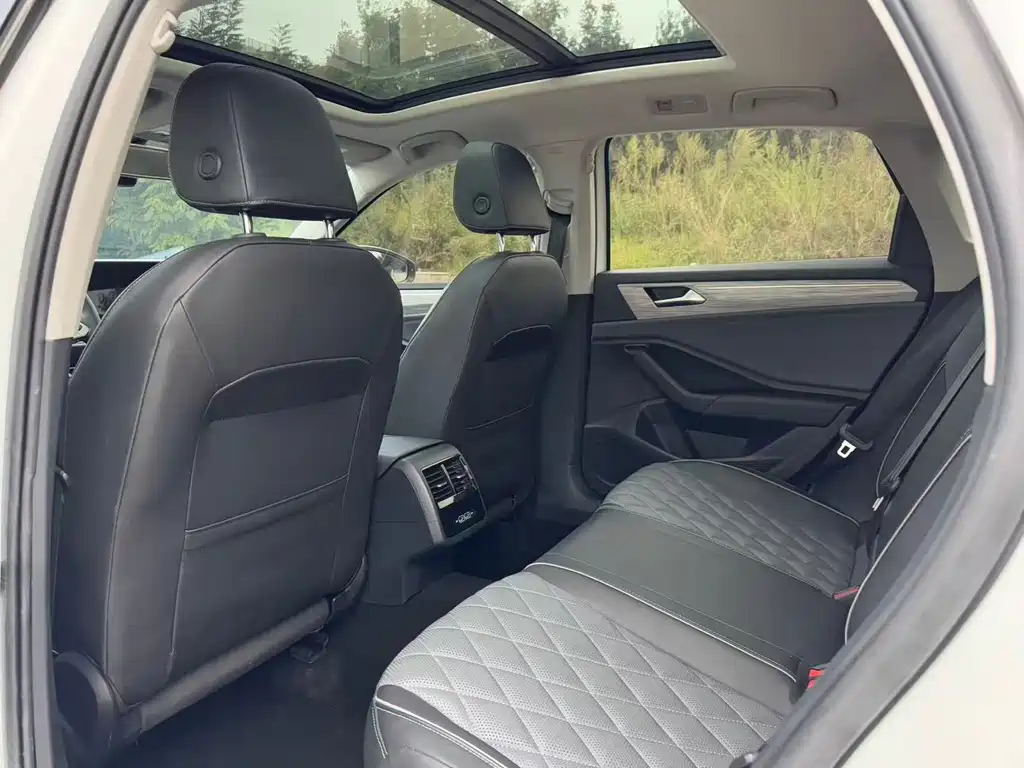 Volkswagen Sagitar — миниатюра 5