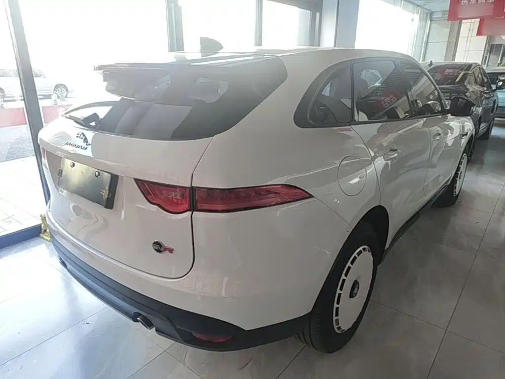 Jaguar F-PACE — миниатюра 7