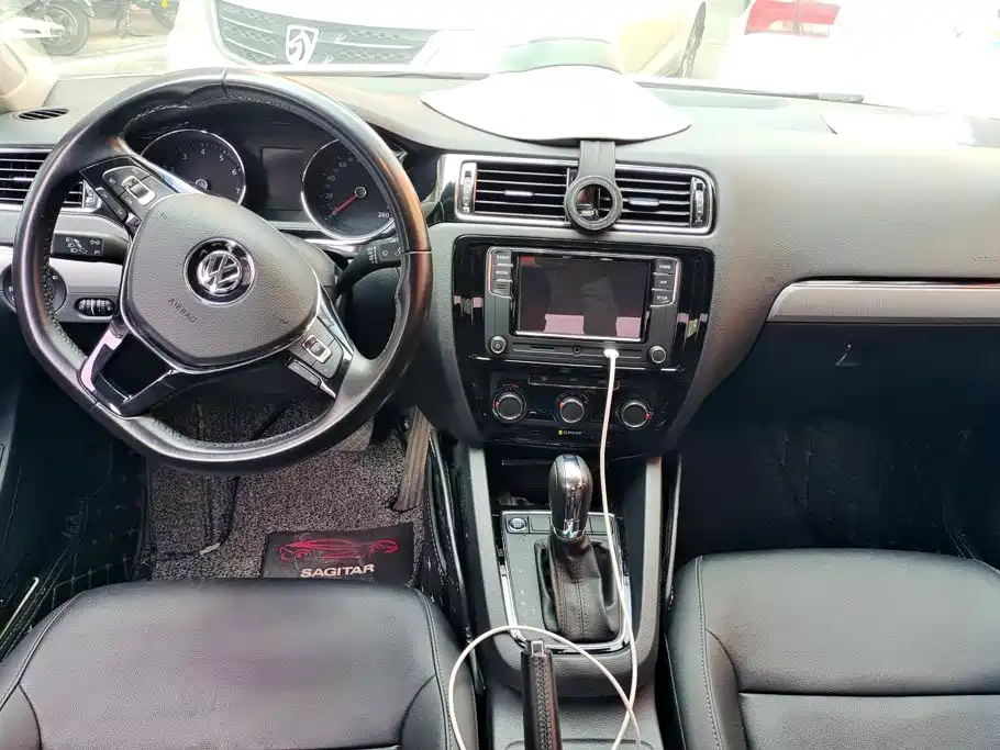 Volkswagen Sagitar — миниатюра 12