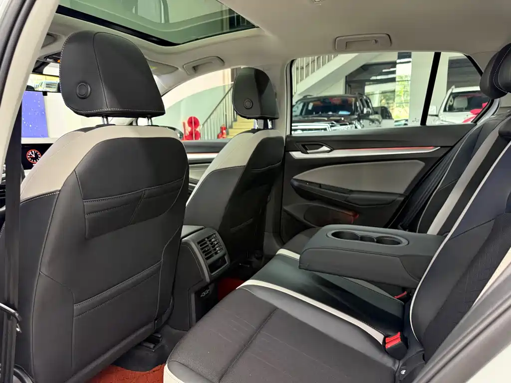 Volkswagen Golf — миниатюра 16