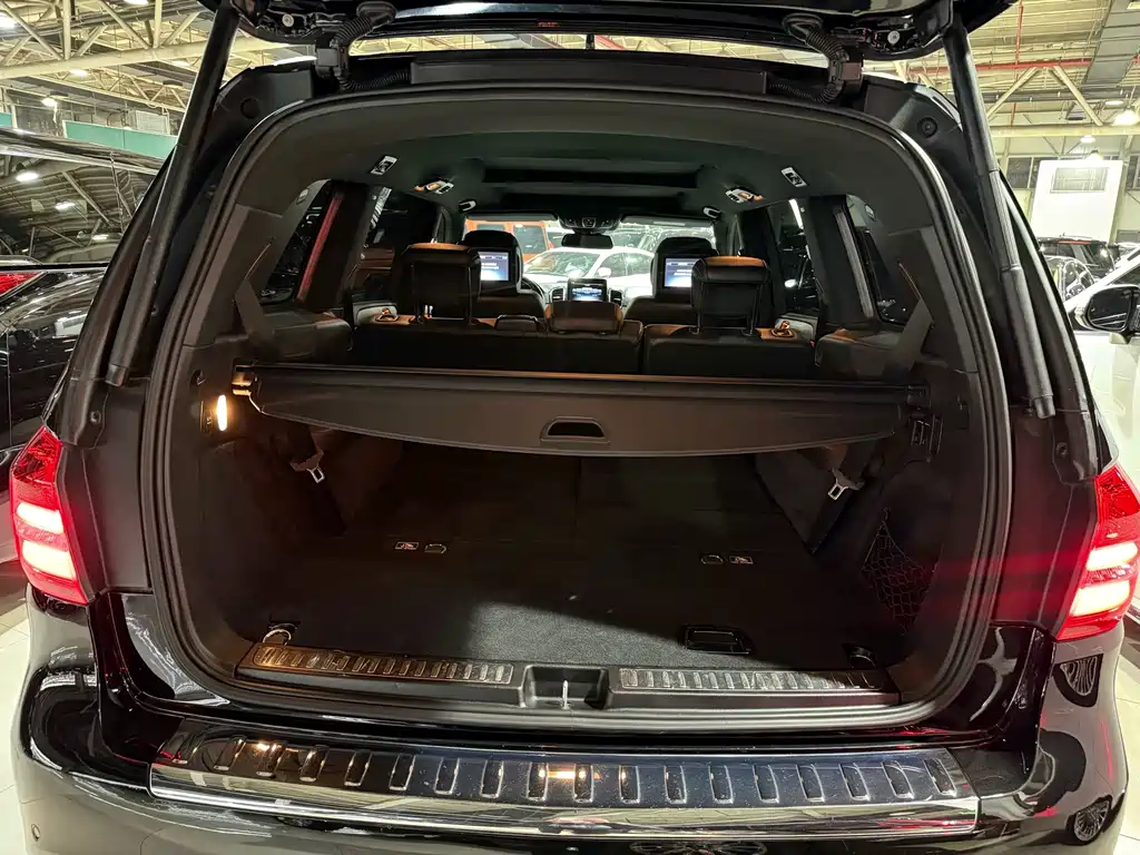 Mercedes-Benz GLS — миниатюра 20