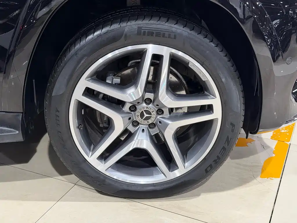 Mercedes-Benz GLS — миниатюра 24