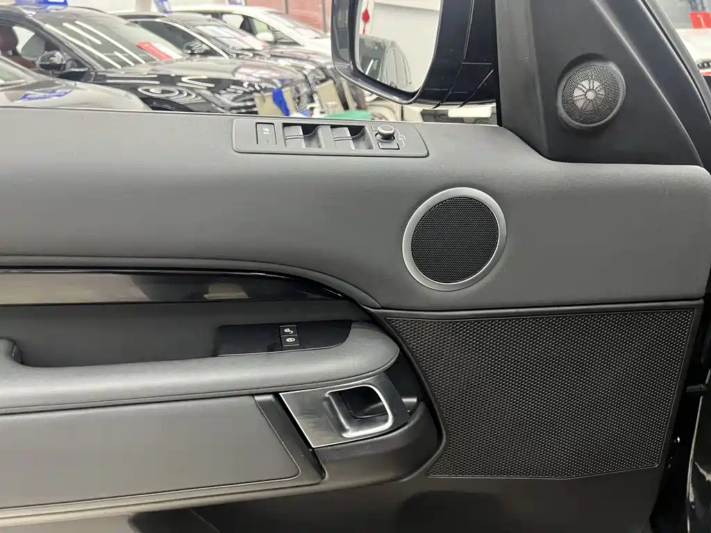 Land Rover Discovery 2018 2.0T SE