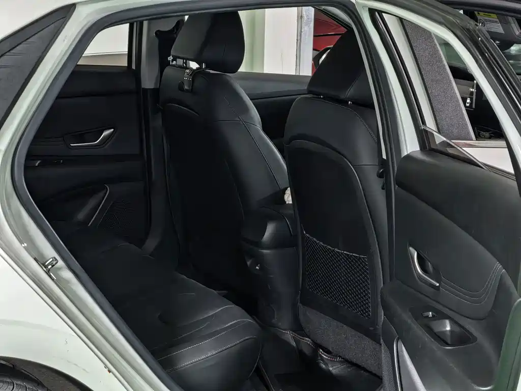 Hyundai Elantra — миниатюра 4