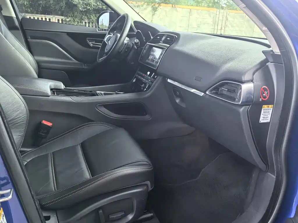 Jaguar F-PACE — миниатюра 12
