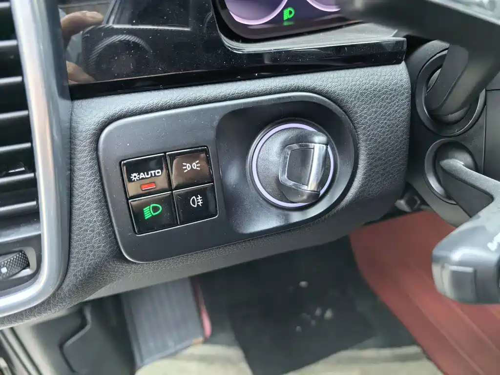 Porsche Cayenne — миниатюра 14