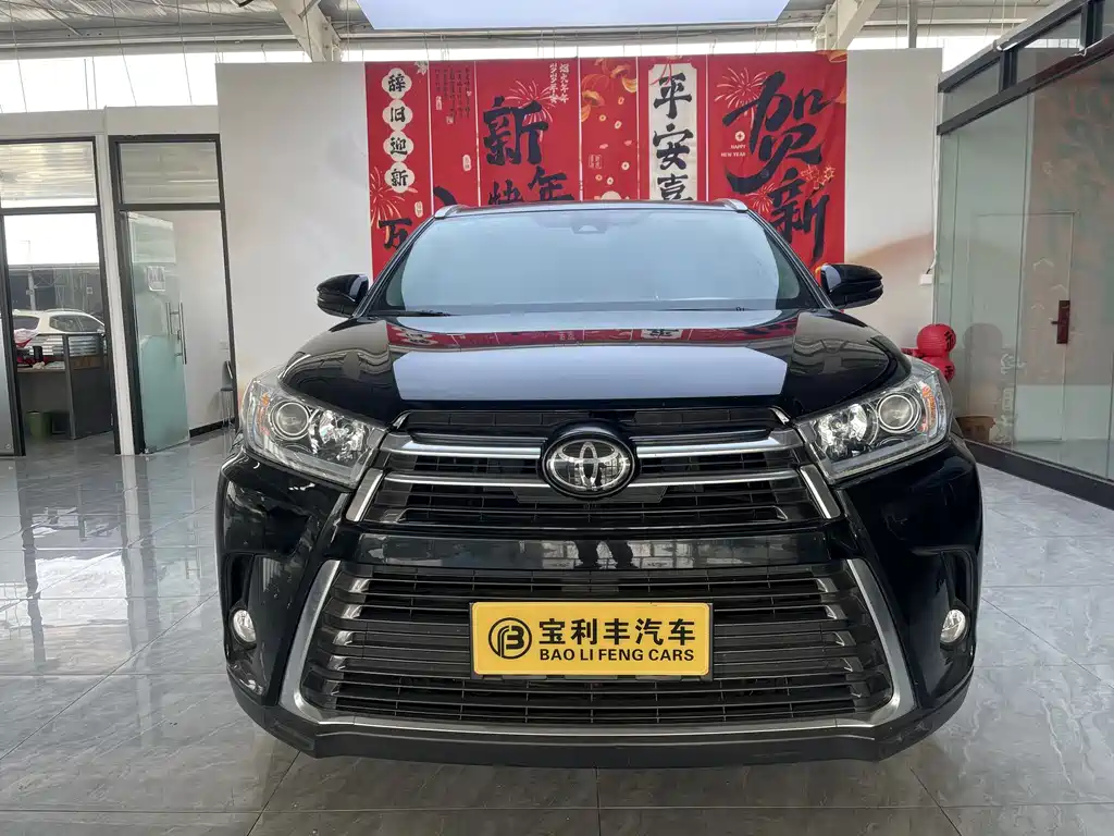 TOYOTA HIGHLANDER