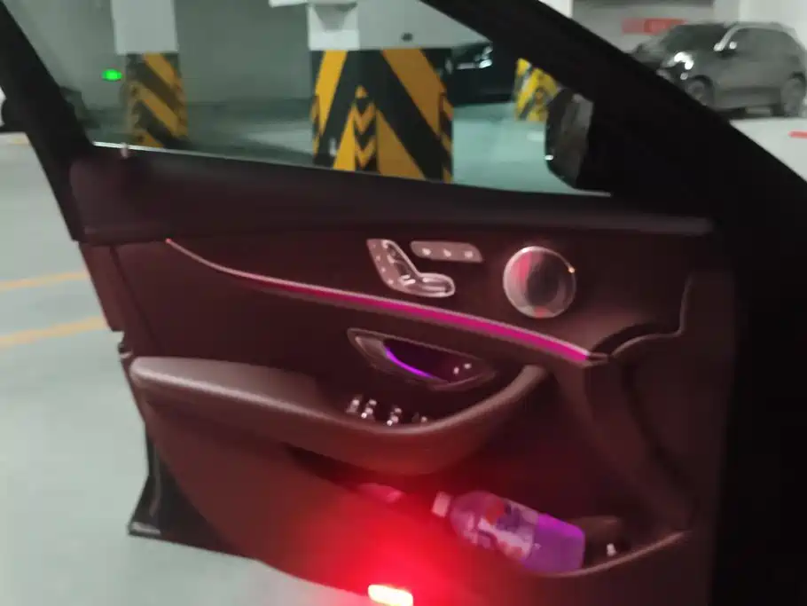 Mercedes-Benz E-Class — миниатюра 7