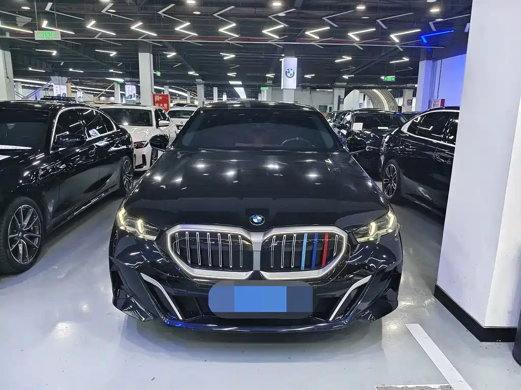 BMW 5 Series — миниатюра 2