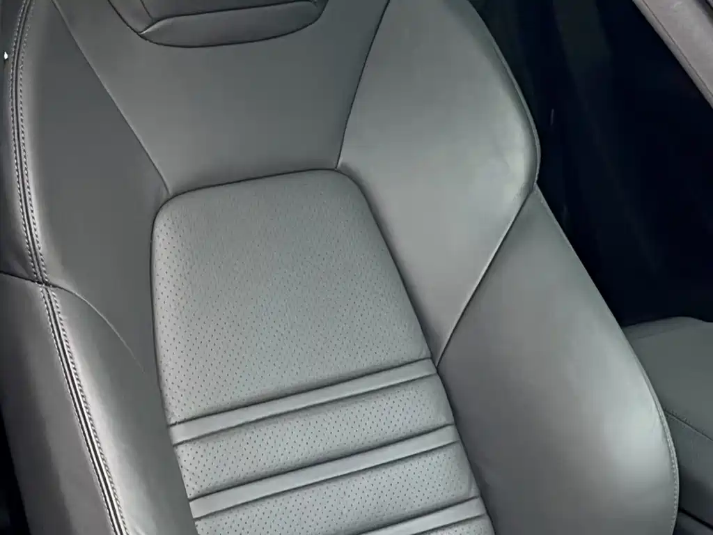 Porsche Cayenne — миниатюра 6