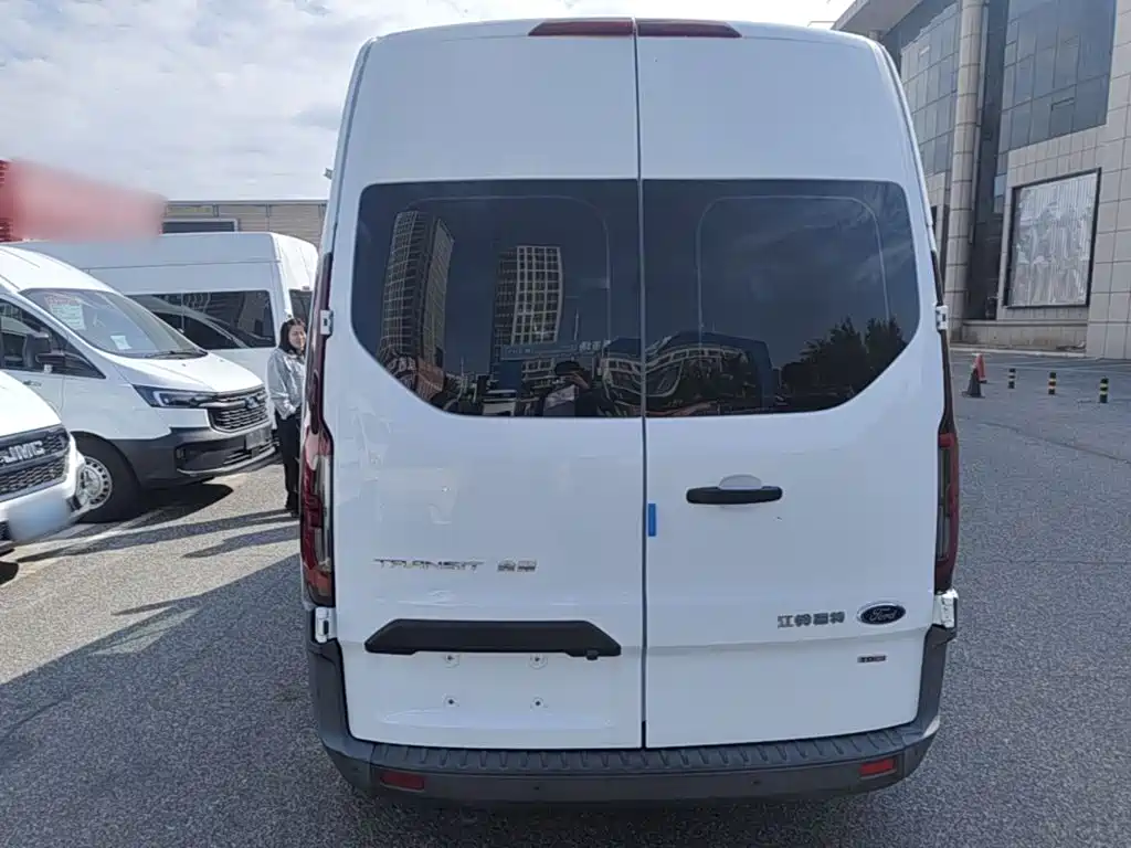 Ford Transit — миниатюра 4