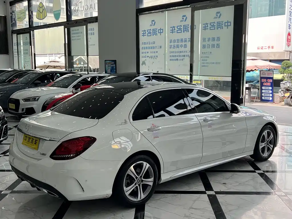 Mercedes-Benz C-Class — миниатюра 16