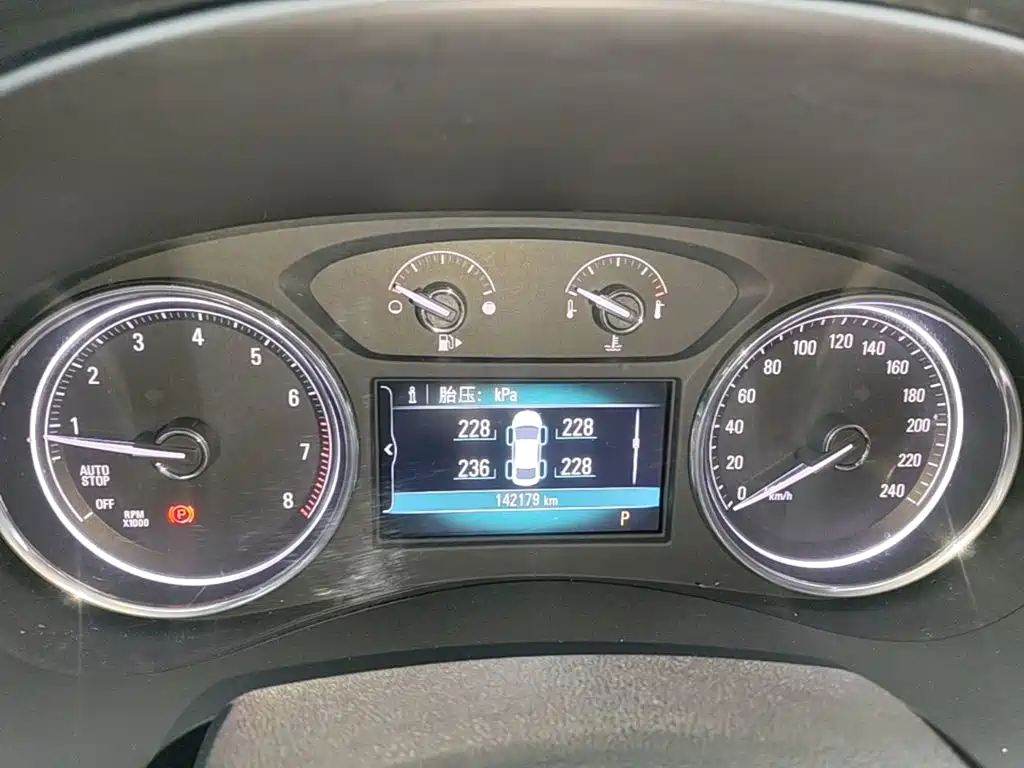 Buick LaCrosse — миниатюра 12
