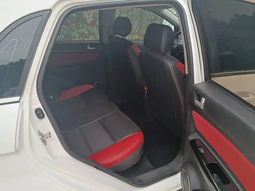 BAIC Senova X25 — миниатюра 9