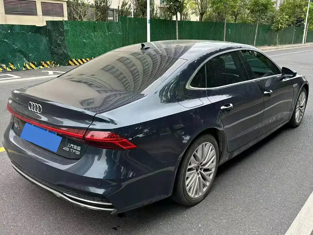 Audi A7L — миниатюра 9