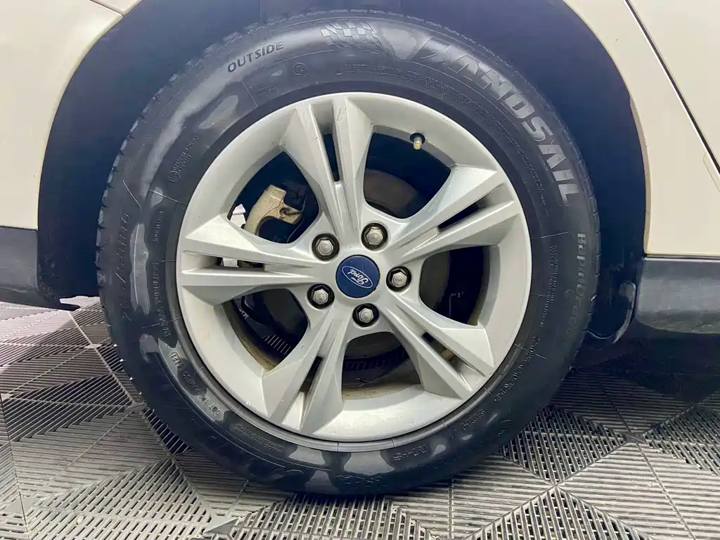 Ford Focus — миниатюра 16