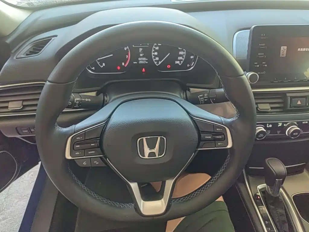 Honda Accord — миниатюра 11