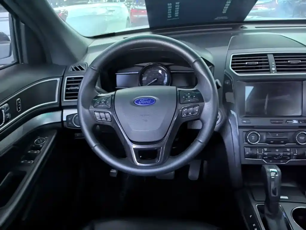 Ford Explorer (Import) — миниатюра 11