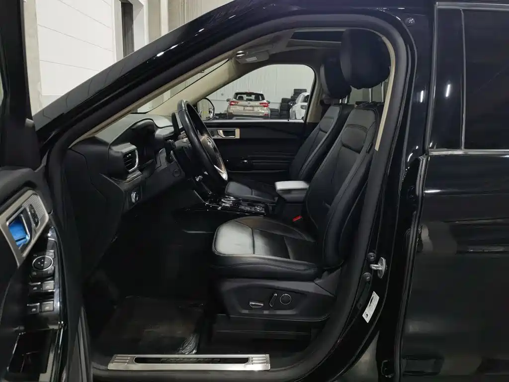 Ford Explorer — миниатюра 10