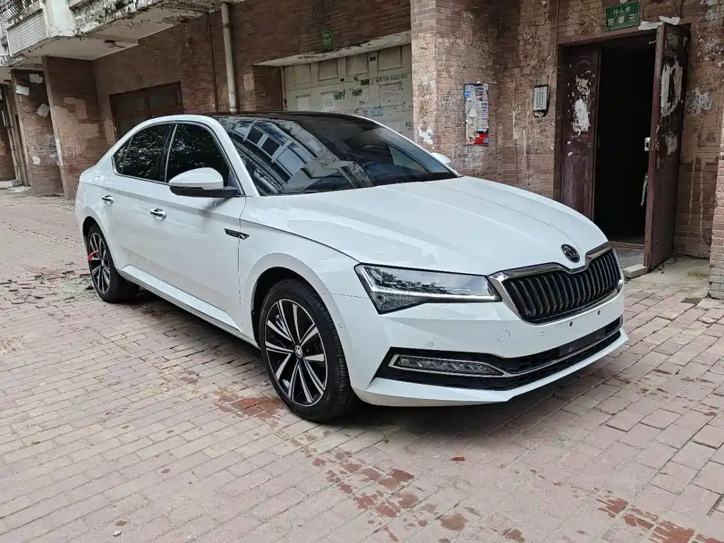 Skoda Superb — миниатюра 2