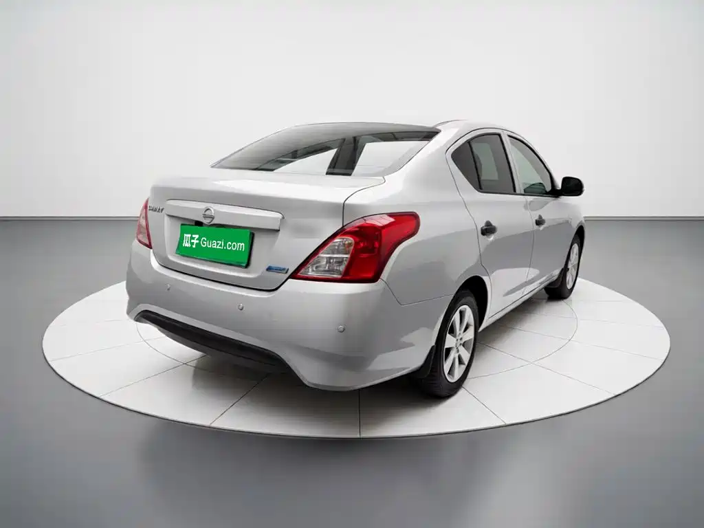Nissan Sunny — миниатюра 6