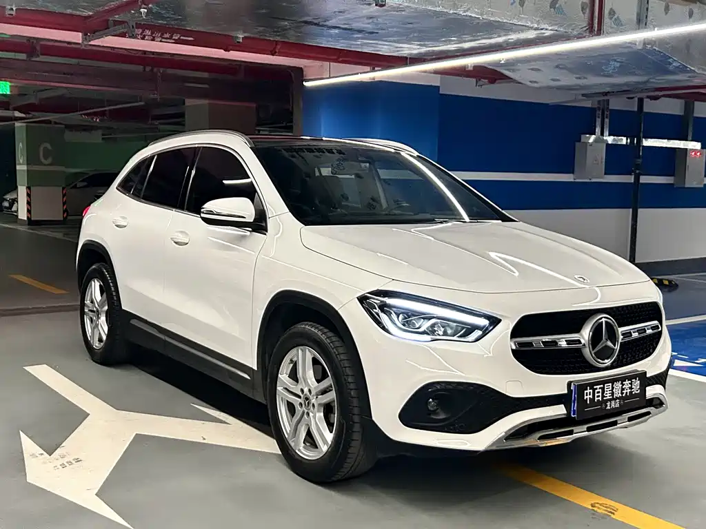 MERCEDES-BENZ GLA