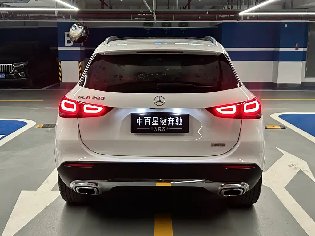 MERCEDES-BENZ GLA