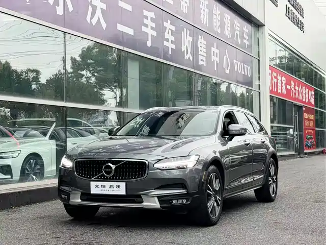 Volvo V90