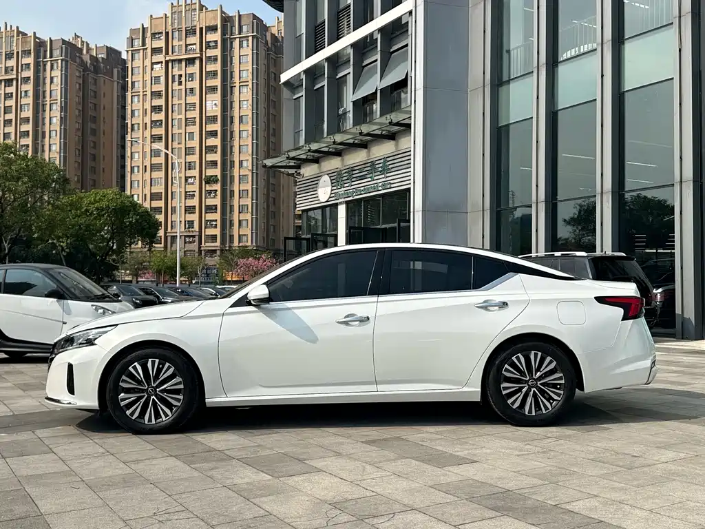 Nissan Teana — миниатюра 3