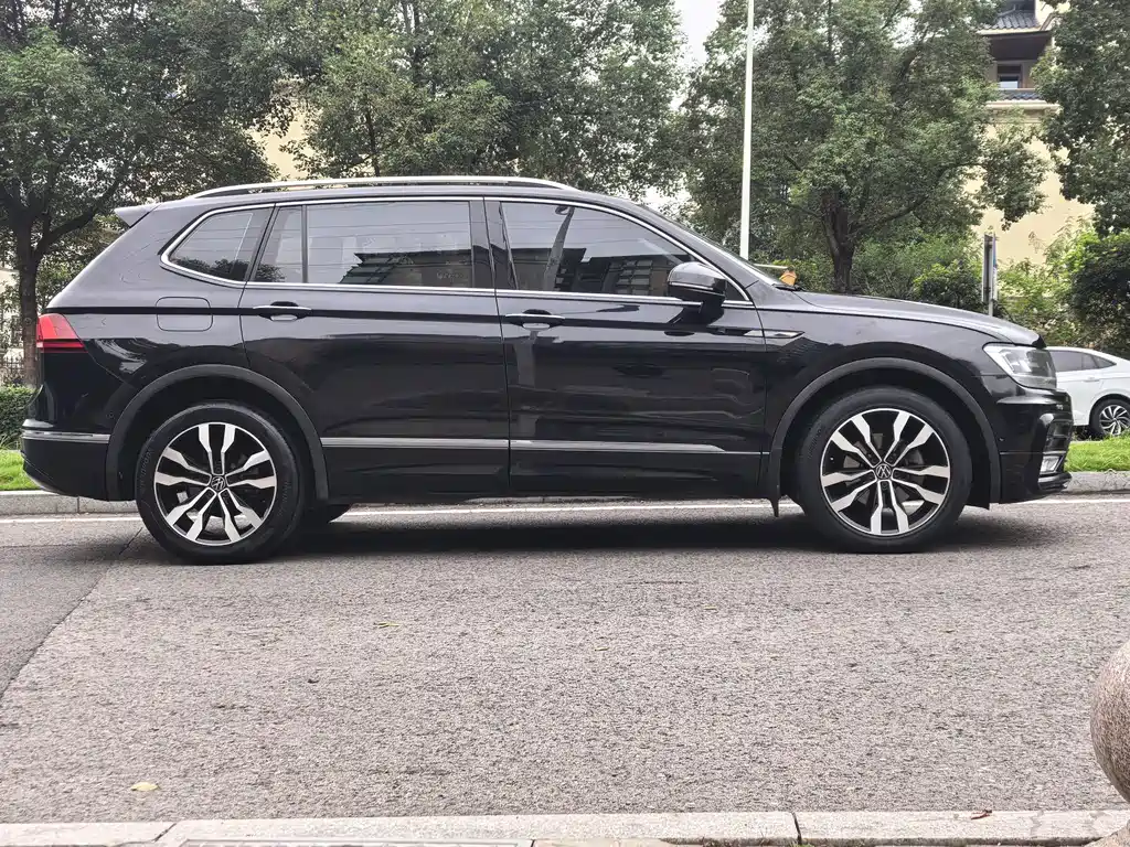 Volkswagen Tiguan L — миниатюра 4