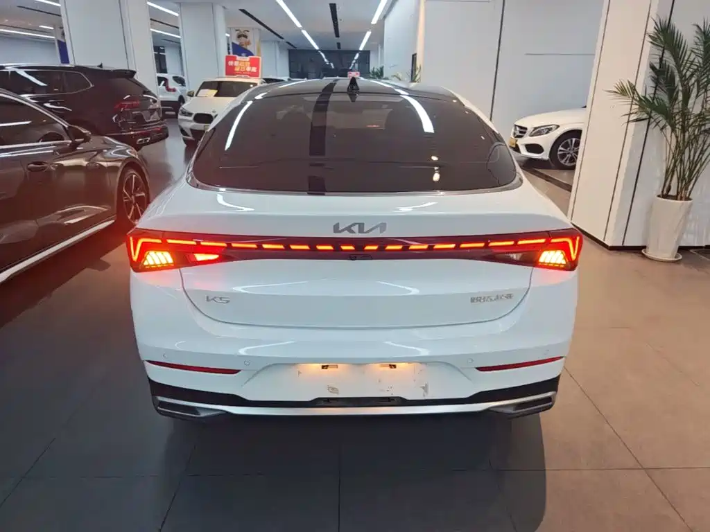Kia K5 — миниатюра 6