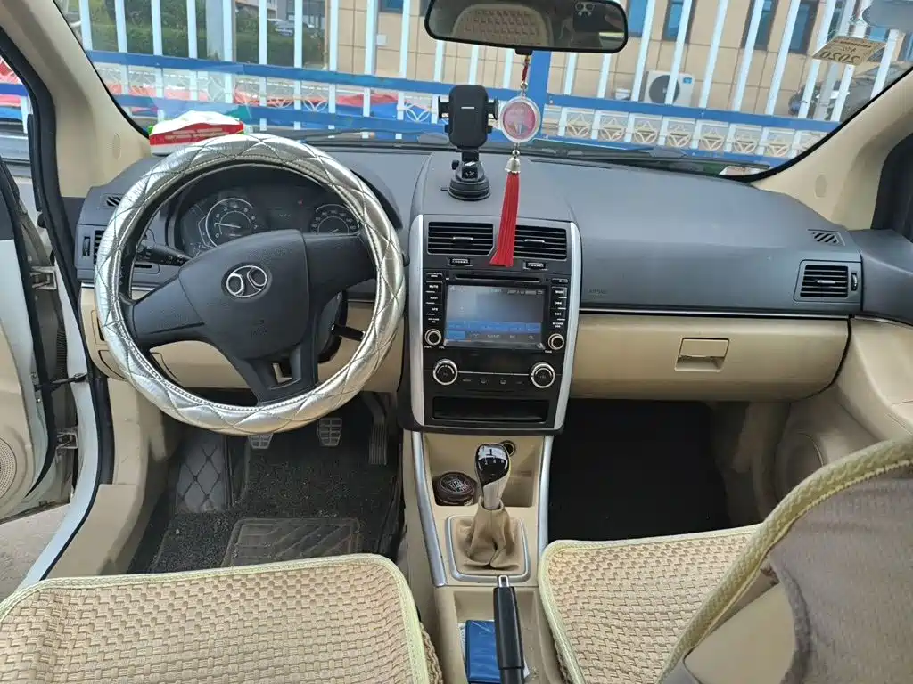 BAIC Senova D20 — миниатюра 10