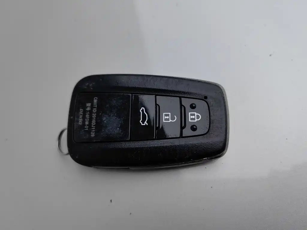 Toyota Camry — миниатюра 19