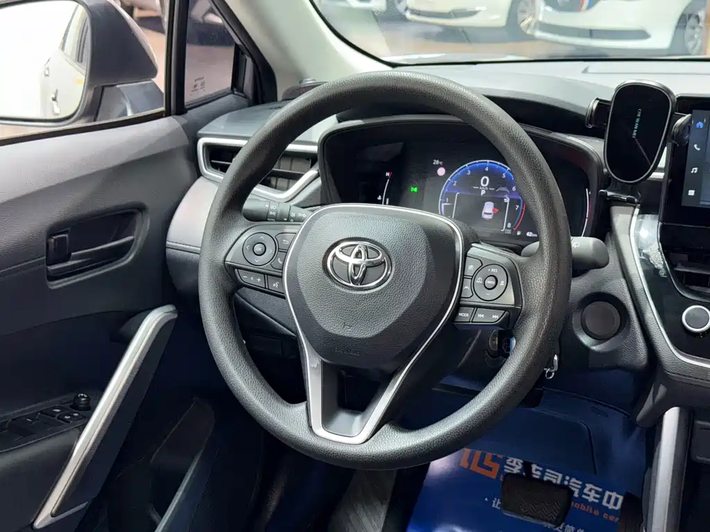 Toyota Frontlander — миниатюра 10