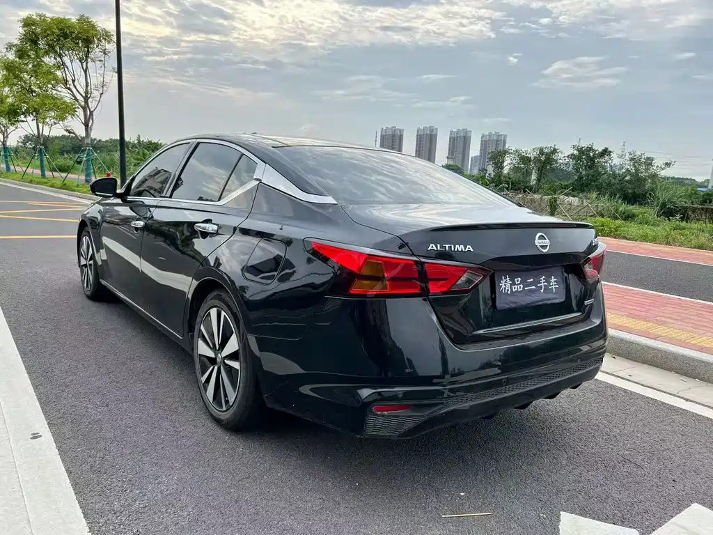 Nissan Teana — миниатюра 4