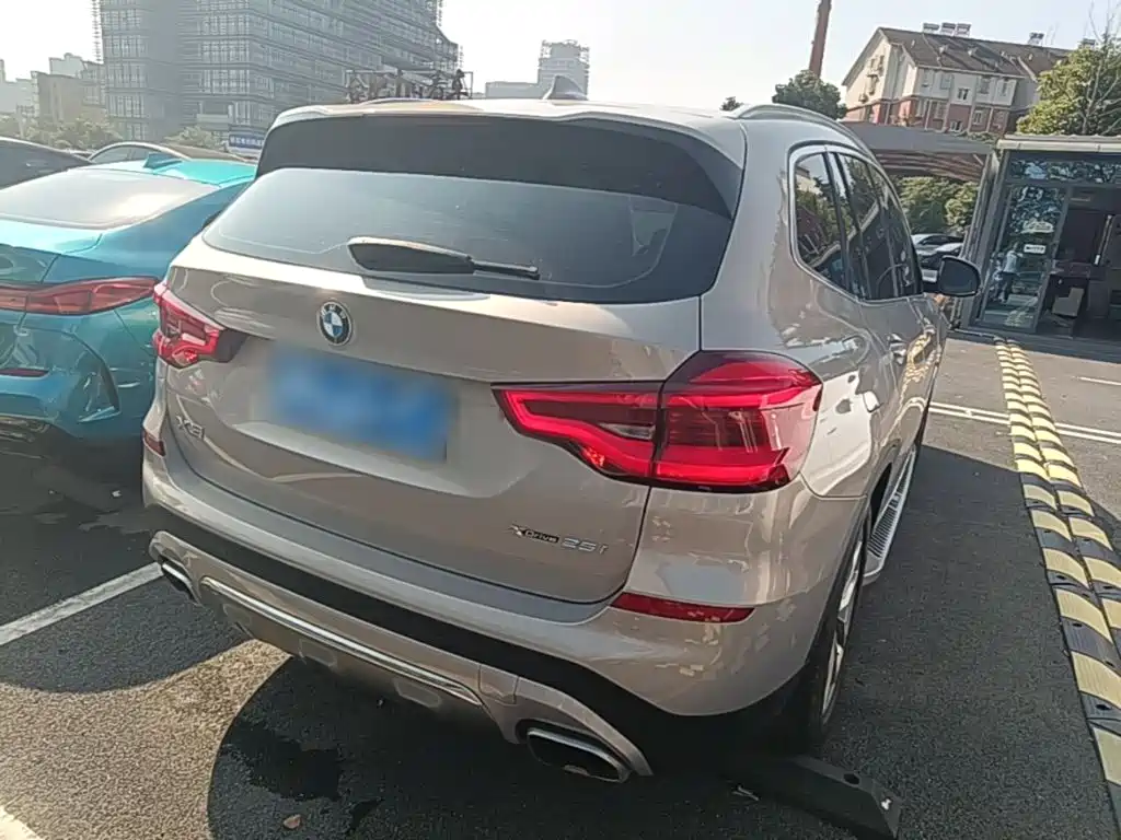 BMW X3 — миниатюра 7