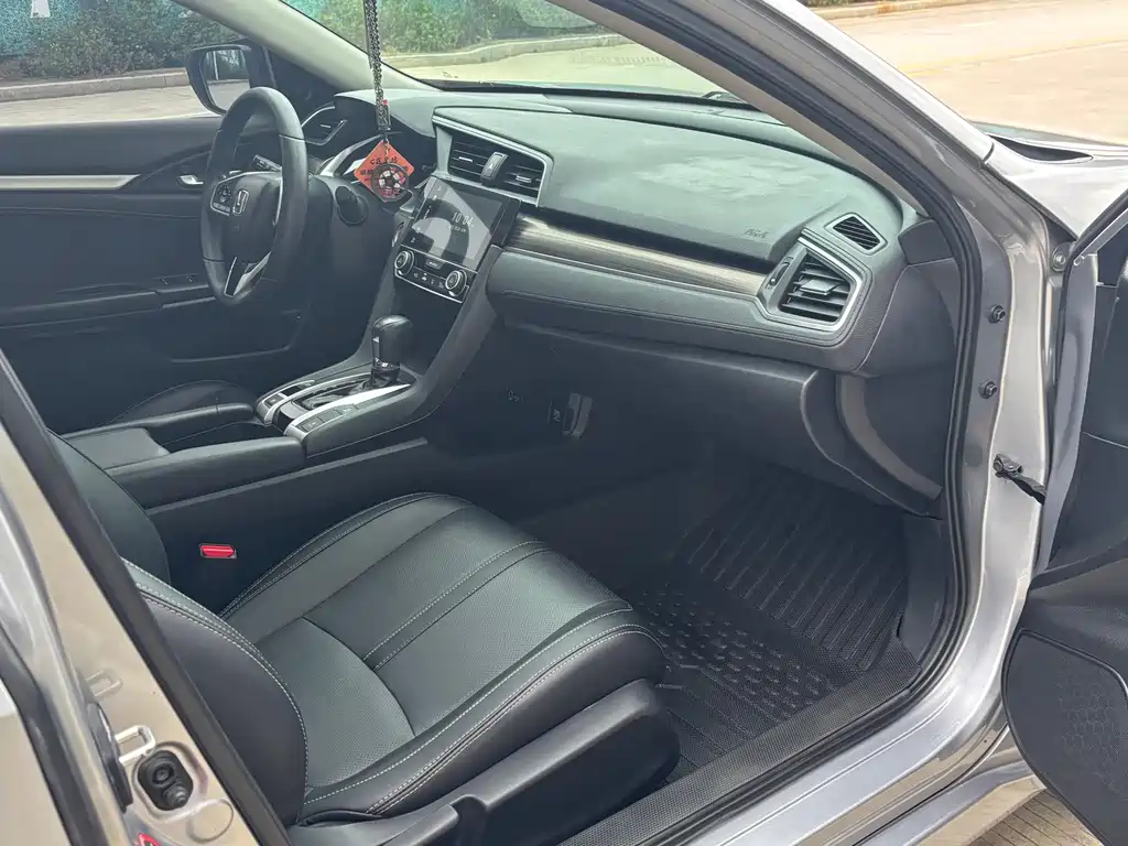 Honda Civic — миниатюра 4