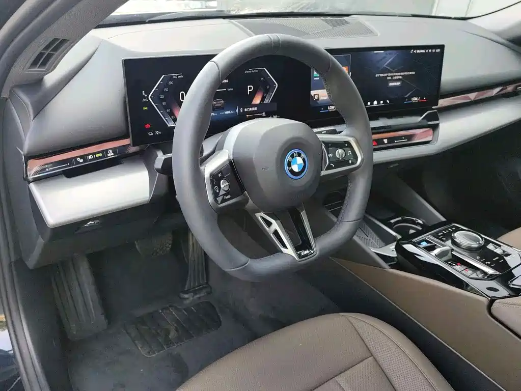 BMW i5 — миниатюра 9