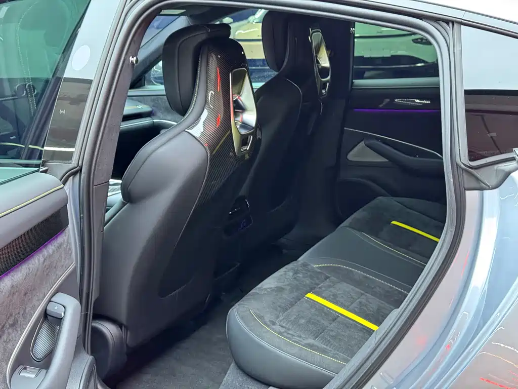 XIAOMI CAR XIAOMI SU7 ULTRA