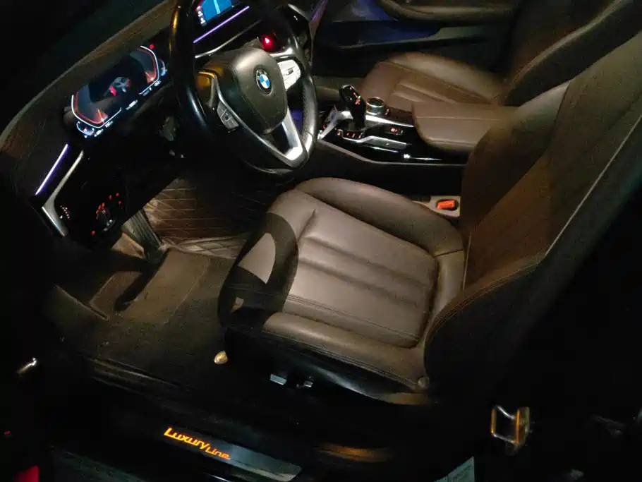 BMW 5 Series — миниатюра 9