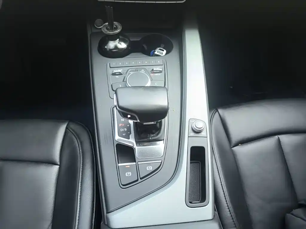 Audi A4L — миниатюра 14