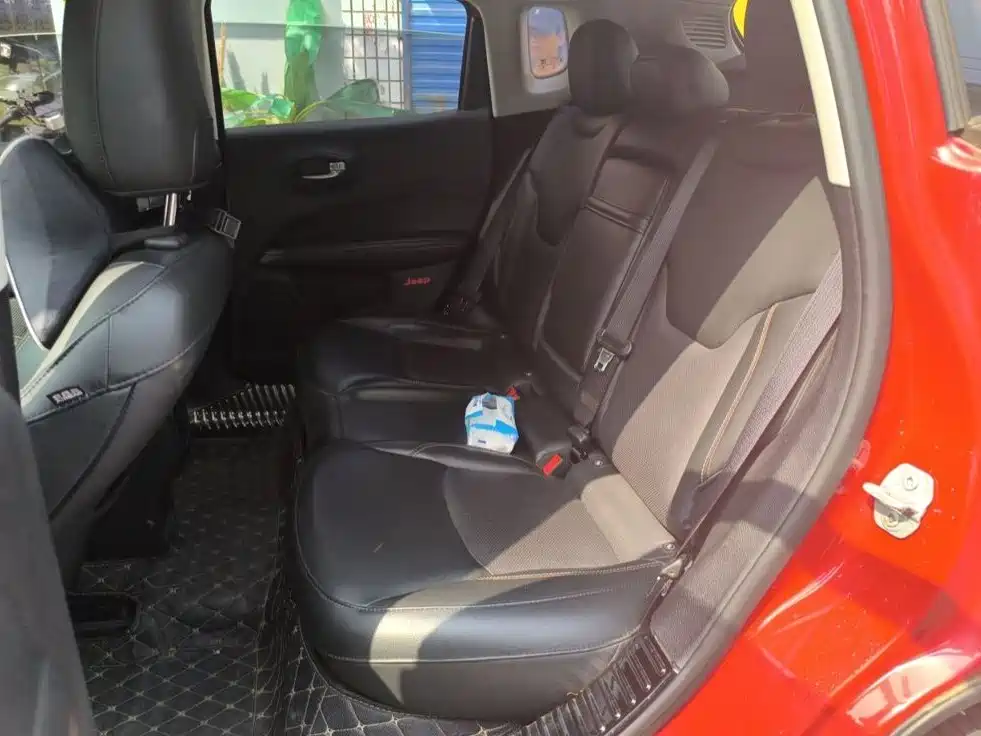Jeep Compass — миниатюра 13