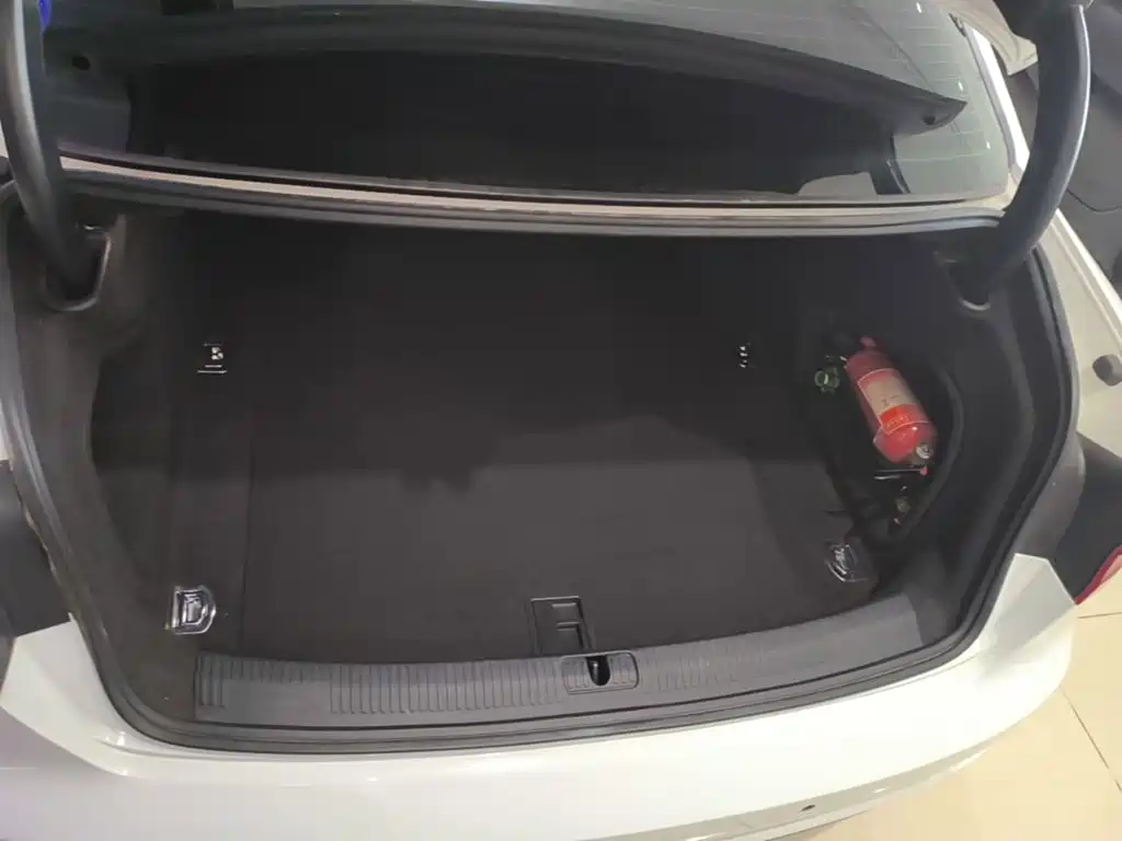 Audi A4L — миниатюра 19