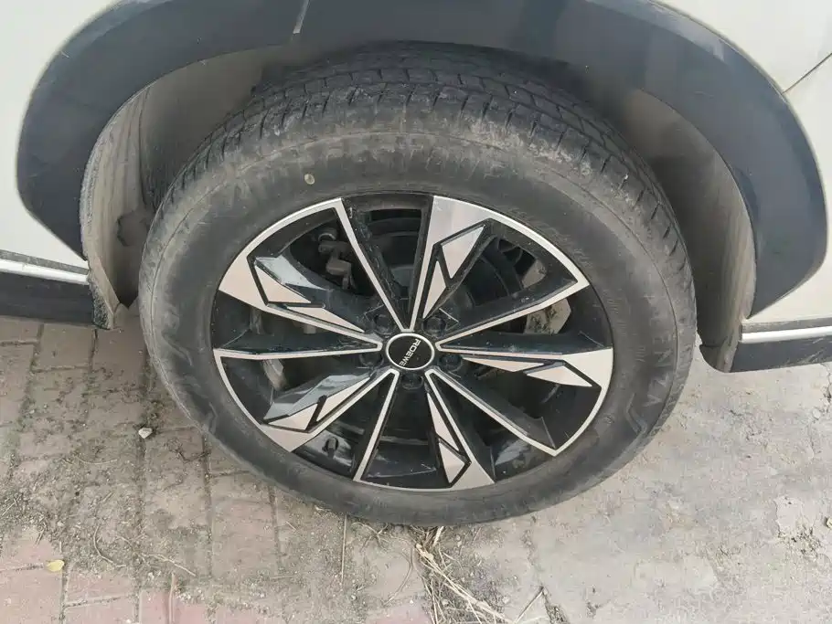 Roewe RX5 — миниатюра 6