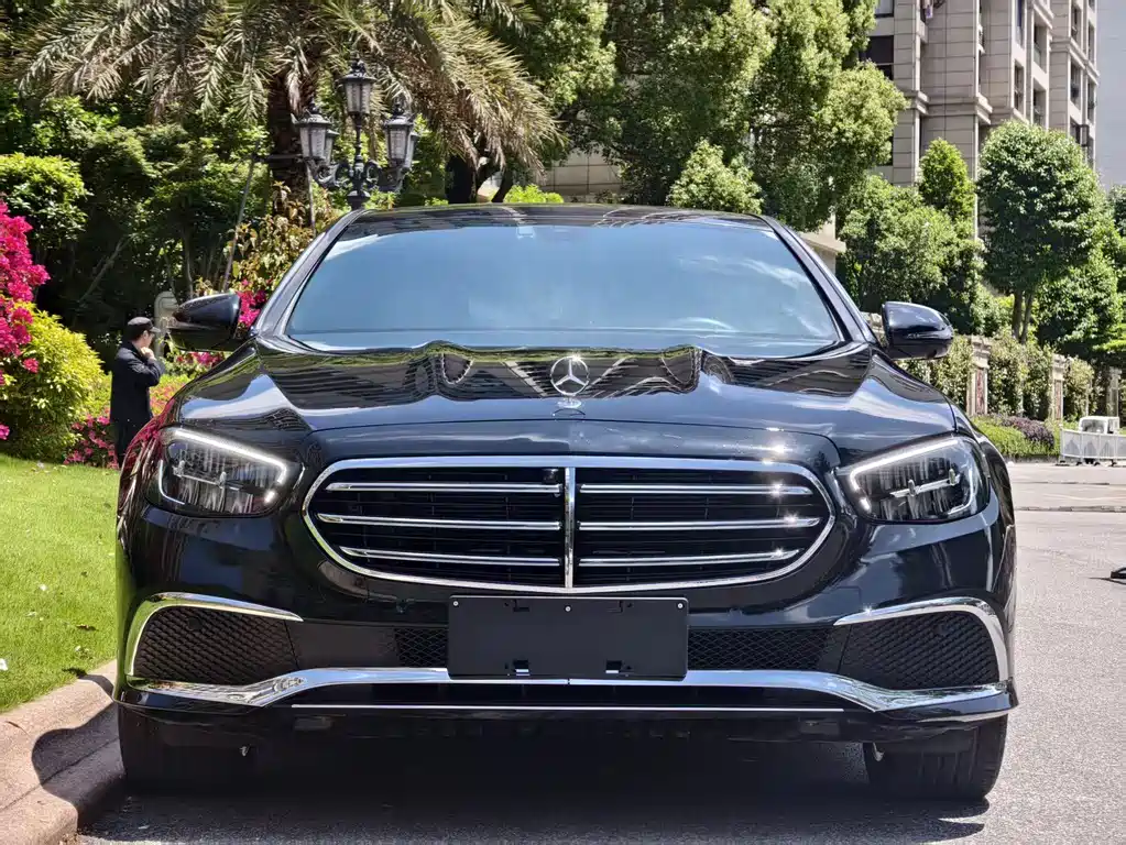 Mercedes-Benz E-Class — миниатюра 2