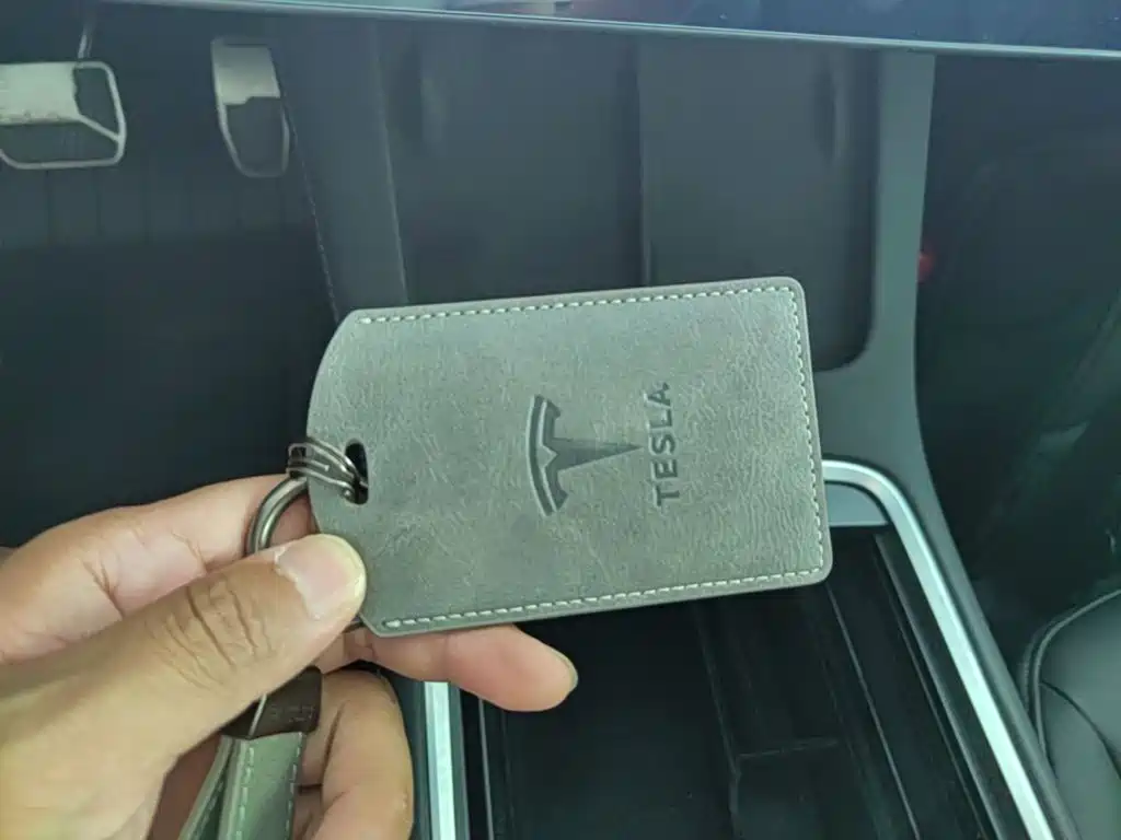 Tesla Model 3 — миниатюра 9