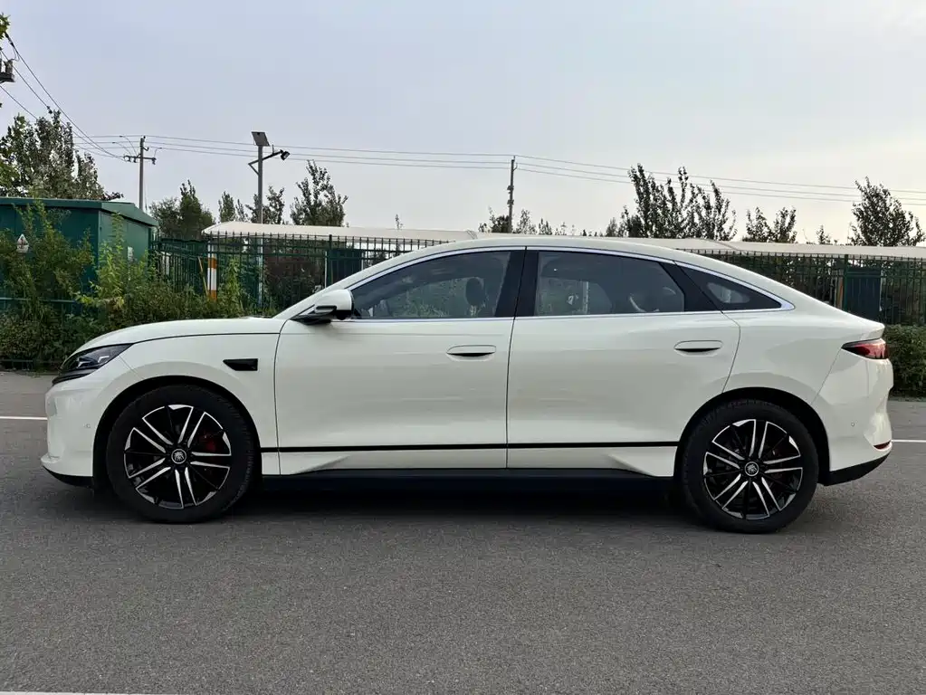 BYD Qin L — миниатюра 8